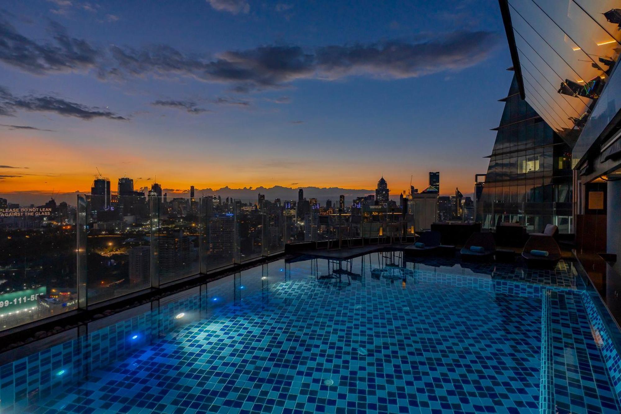 The Continent Sukhumvit - Asok Bts מלון 5*