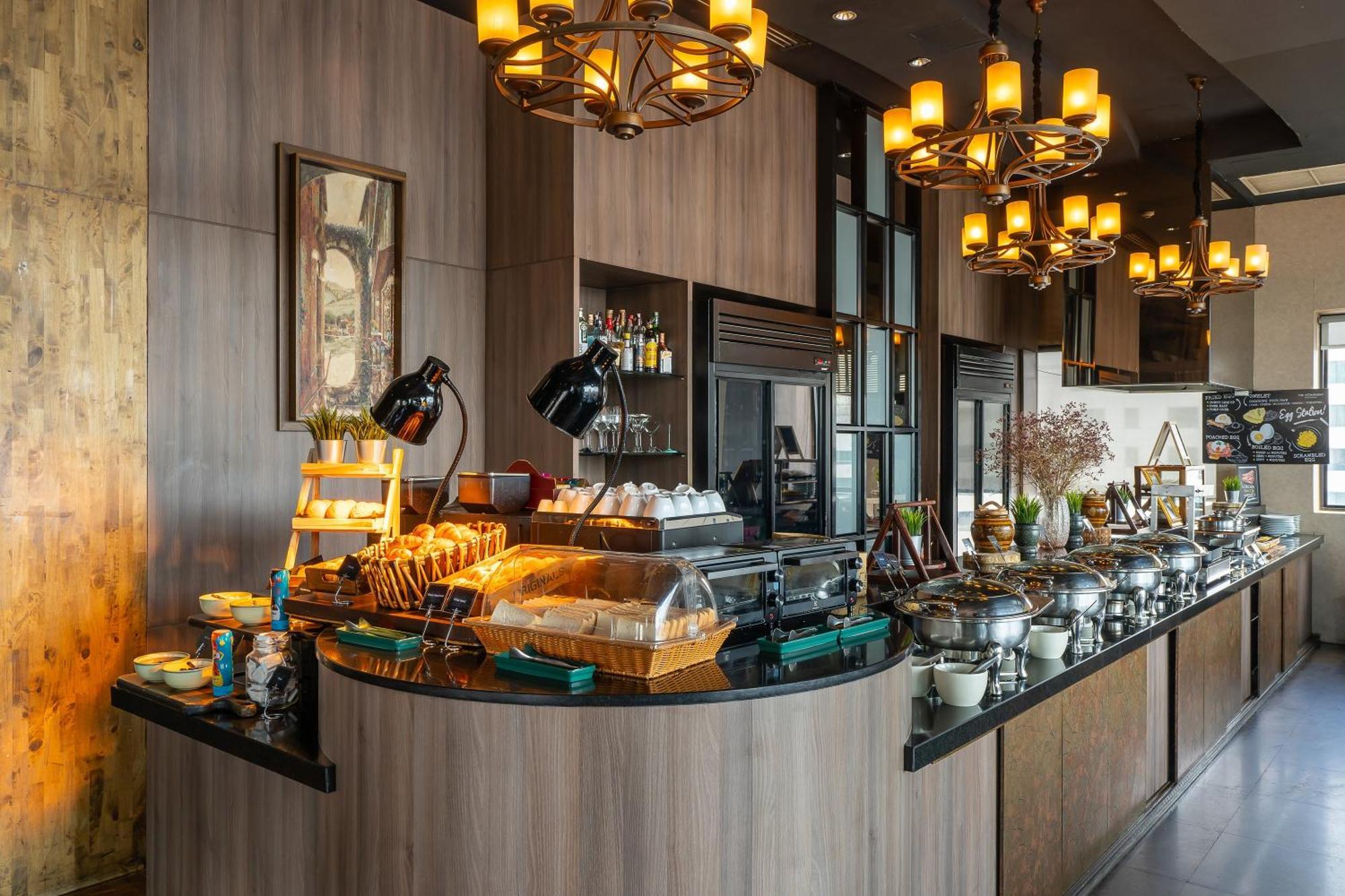 מלון The Continent Sukhumvit - Asok Bts 5*